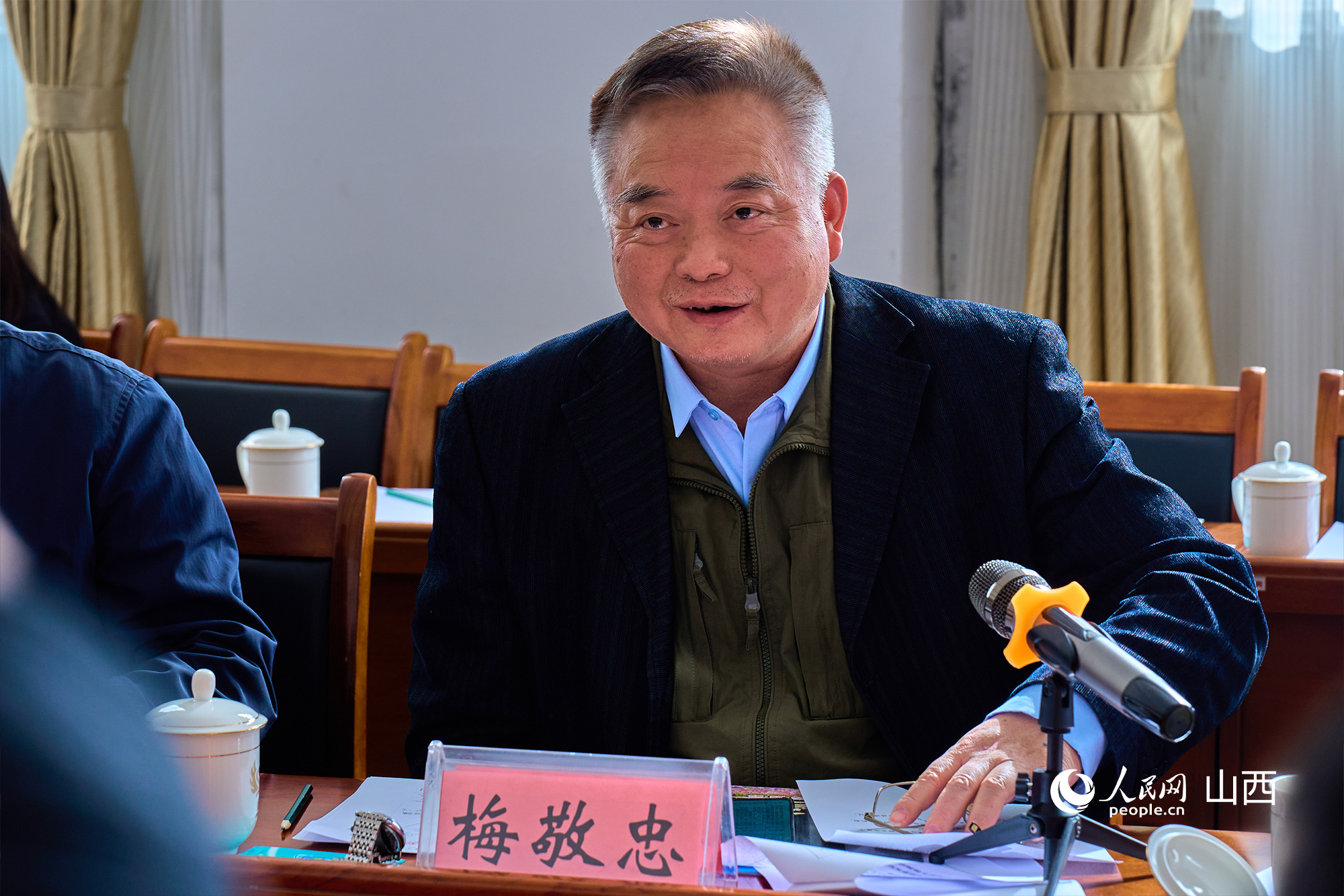 中央黨校（國家行政學(xué)院）文史教研部原副主任、教授梅敬忠。人民網(wǎng) 張超寧攝