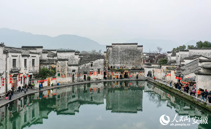 宏村一隅。人民網(wǎng)記者 張俊攝
